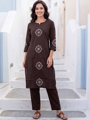 Women Ethnic Motifs Embroidered Regular Thread Work  Cotton Kurta with Trousers 5