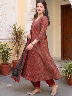 Women Ethnic Motifs Printed Regular Mirror Work  Cotton Kurta with Trousers & With Dupatta 4