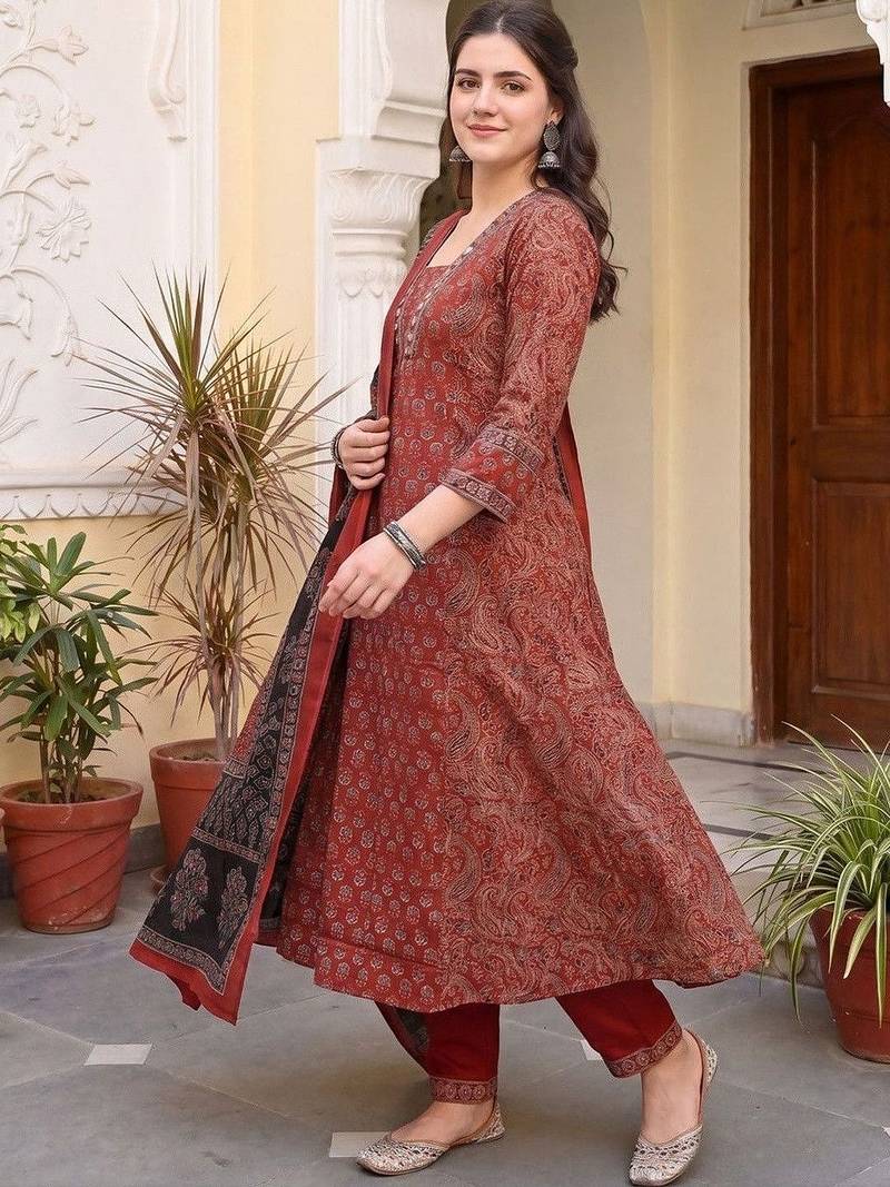 Women Ethnic Motifs Printed Regular Mirror Work  Cotton Kurta with Trousers & With Dupatta