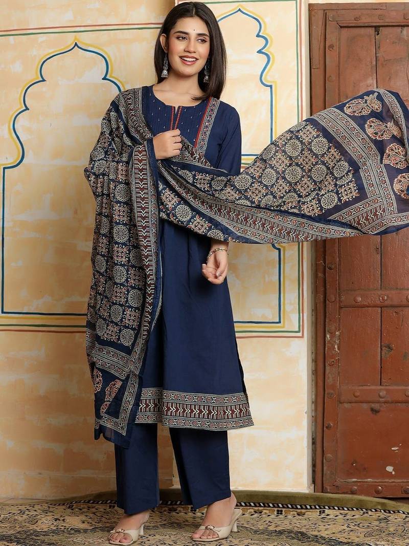 Women Ethnic Motifs Regular Thread Work  Cotton Kurta with Trousers & With Dupatta