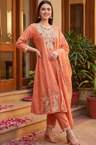 Women Ethnic Motifs Embroidered Thread Work Kurta with Trousers & With Dupatta