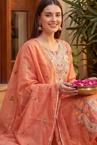 Women Ethnic Motifs Embroidered Regular Thread Work Kurta with Trousers & With Dupatta
