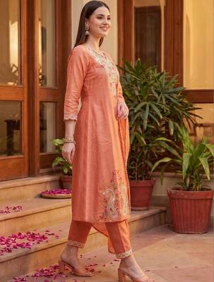 Women Ethnic Motifs Embroidered Regular Thread Work Kurta with Trousers & With Dupatta 5
