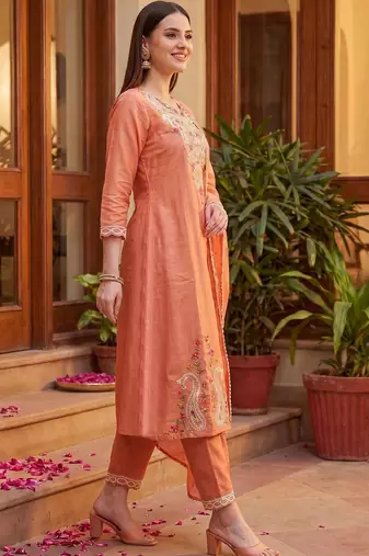 Women Ethnic Motifs Embroidered Regular Thread Work Kurta with Trousers & With Dupatta