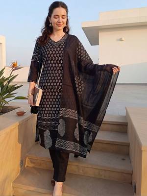 Women Ethnic Motifs Printed Regular  Cotton Kurta with Trousers & With Dupatta 1