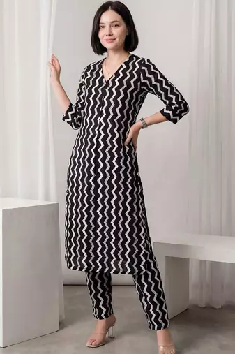 Women Printed Regular Pure Cotton Kurta with Trousers