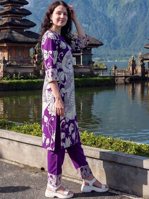 Ethnic Motifs Printed V-Neck  Cotton Kurta with Trousers 3