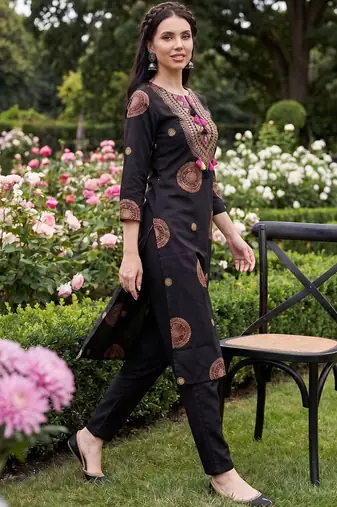 Women Ethnic Motifs Embroidered Regular Thread Work  Cotton Kurta with Trousers