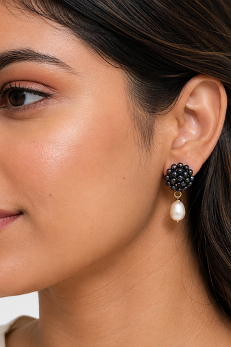 Black & white freshwater pearl cluster drop stud earrings