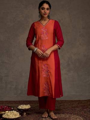 Women Floral Embroidered Anarkali Kurta with Trousers 4