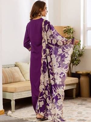 Women Ethnic Motifs Embroidered Regular Thread Work Kurta with Patiala & With Dupatta 5