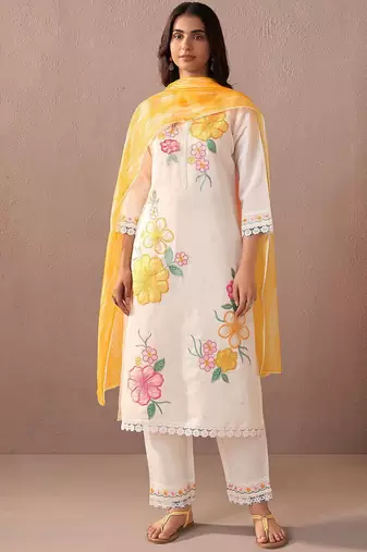 Women Floral Embroidered Regular Thread Work Kurta with Trousers & With Dupatta