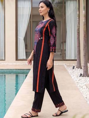 Women Printed Regular  Cotton Kurta with Trousers 4