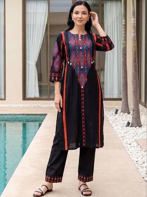 Women Printed Regular  Cotton Kurta with Trousers 5