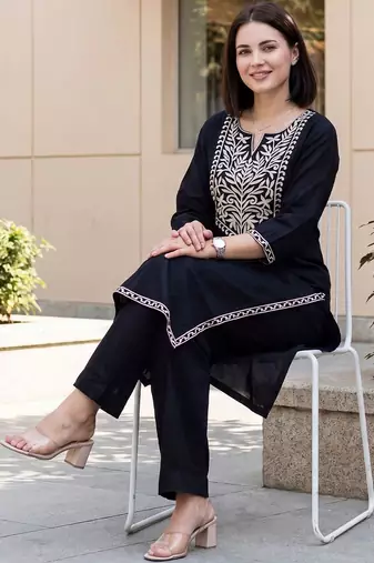 Women Ethnic Motifs Embroidered Regular Thread Work  Cotton Kurta with Trousers