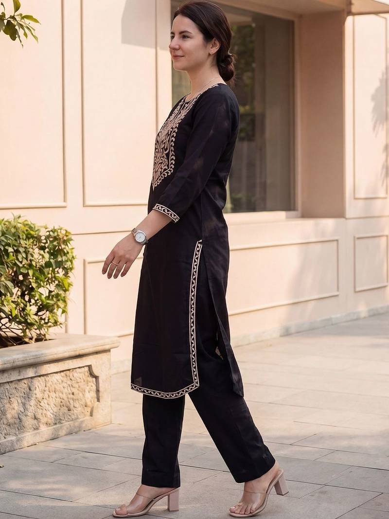 Women Ethnic Motifs Embroidered Regular Thread Work  Cotton Kurta with Trousers