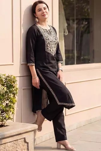 Women Ethnic Motifs Embroidered Regular Thread Work  Cotton Kurta with Trousers