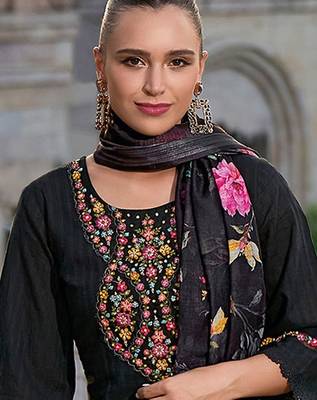Floral Embroidered Regular Thread Work Pure Cotton Straight Kurta Set 4