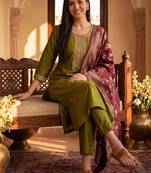 Women Ethnic Motifs Embroidered Regular Thread Work Kurta with Trousers & With Dupatta