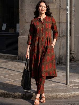 Women Ethnic Motifs Printed Regular  Cotton Kurta with Trousers 3