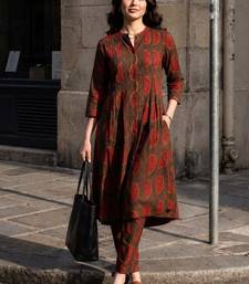 Women Ethnic Motifs Printed Cotton Kurta with Trousers