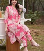 Women Floral Printed Regular Kurta with Trousers