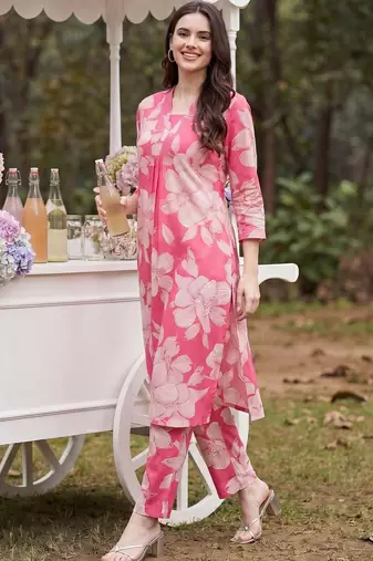Women Floral Printed Regular Kurta with Trousers