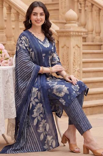 Women Floral Printed Regular Kurta with Trousers & With Dupatta