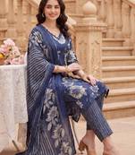 Women Floral Printed Regular Kurta with Trousers & With Dupatta