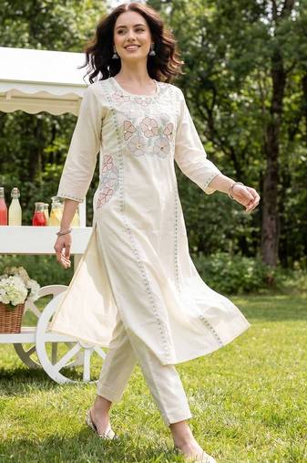 Women Floral Embroidered Thread Work Cotton Kurta with Trousers