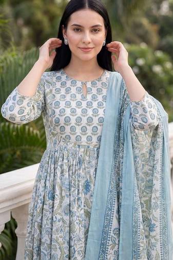 Women Floral Printed Empire  Cotton Kurta with Trousers & With Dupatta