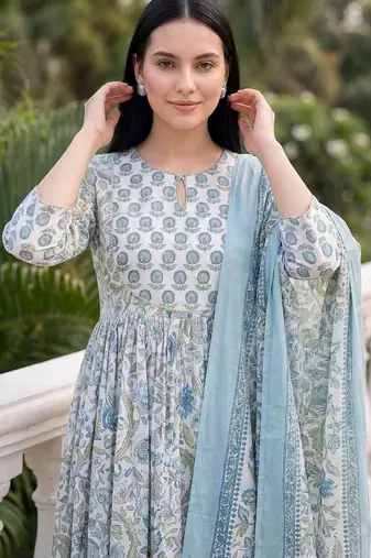 Women Floral Printed Empire  Cotton Kurta with Trousers & With Dupatta