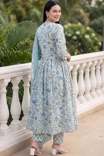 Women Floral Printed Empire  Cotton Kurta with Trousers & With Dupatta