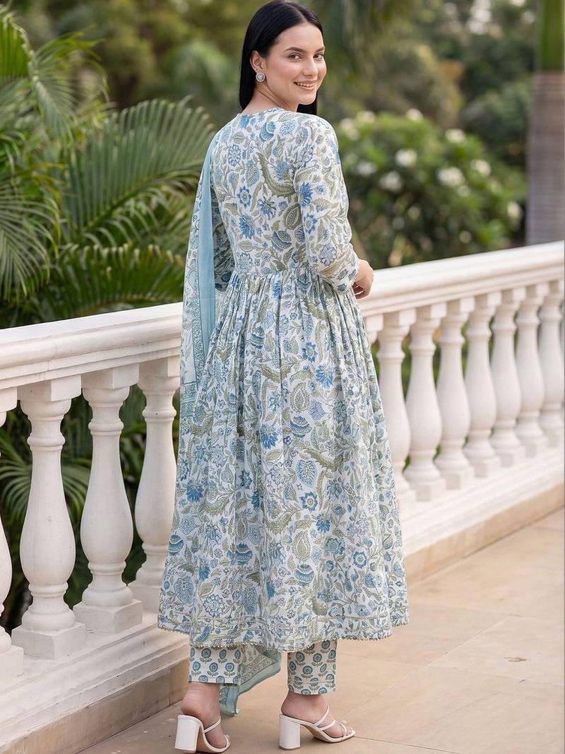 Women Floral Printed Empire  Cotton Kurta with Trousers & With Dupatta