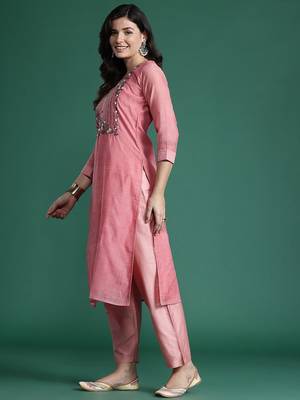 Floral Embroidered Thread Work Chanderi Silk Kurta with Trousers & With Dupatta 6