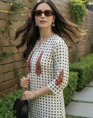 Women Printed Regular Beads and Stones  Cotton Kurta with Trousers 1