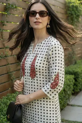 Women Printed Regular Beads and Stones  Cotton Kurta with Trousers