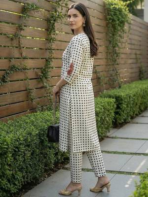 Women Printed Regular Beads and Stones  Cotton Kurta with Trousers 4
