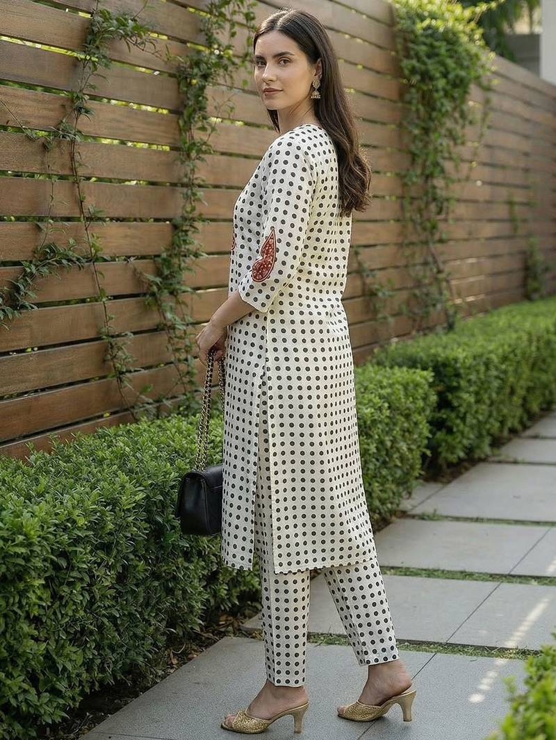 Women Printed Regular Beads and Stones  Cotton Kurta with Trousers