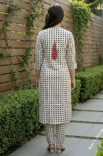Women Printed Regular Beads and Stones  Cotton Kurta with Trousers