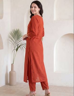 Women Ethnic Motifs Embroidered Regular Thread Work Kurta with Trousers 4