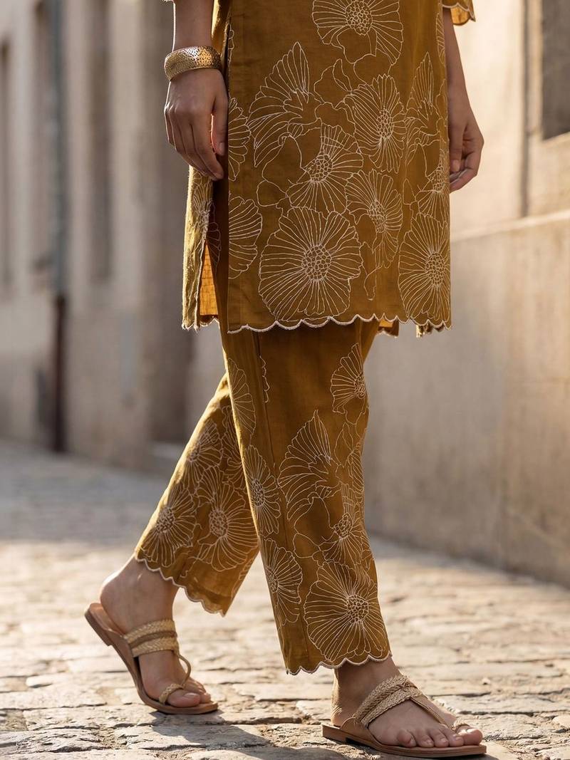 Women Floral Embroidered Regular Thread Work  Cotton Kurta with Trousers