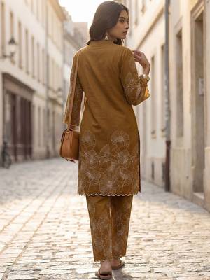 Women Floral Embroidered Regular Thread Work  Cotton Kurta with Trousers 5