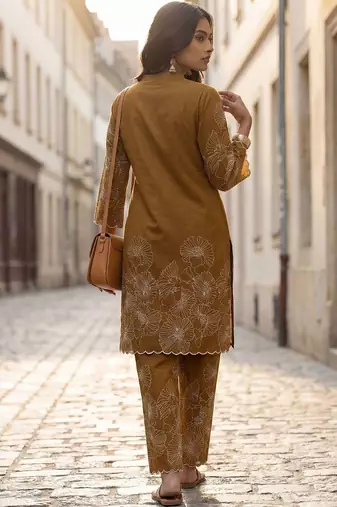 Women Floral Embroidered Regular Thread Work  Cotton Kurta with Trousers