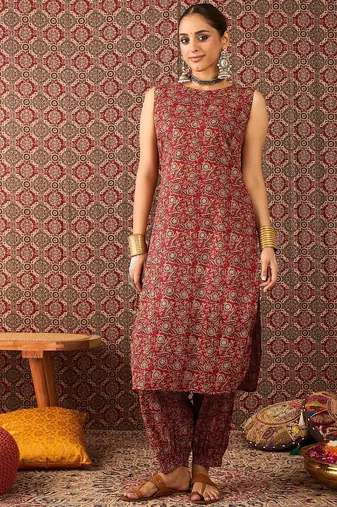 Women Ethnic Motifs Printed  Cotton Straight Kurta With Salwar Set