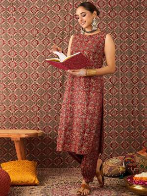 Women Ethnic Motifs Printed  Cotton Straight Kurta With Salwar Set 5