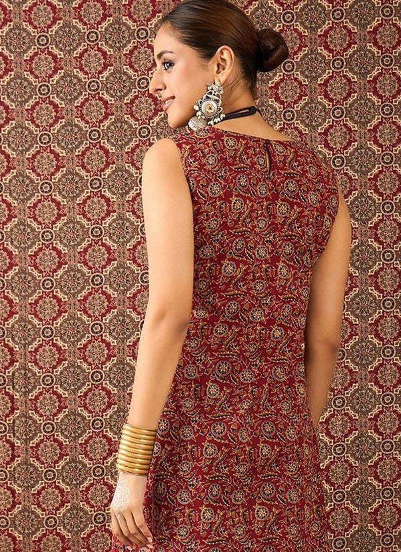 Women Ethnic Motifs Printed  Cotton Straight Kurta With Salwar Set