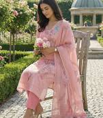 Women Floral Printed Regular Kurta with Trousers & With Dupatta