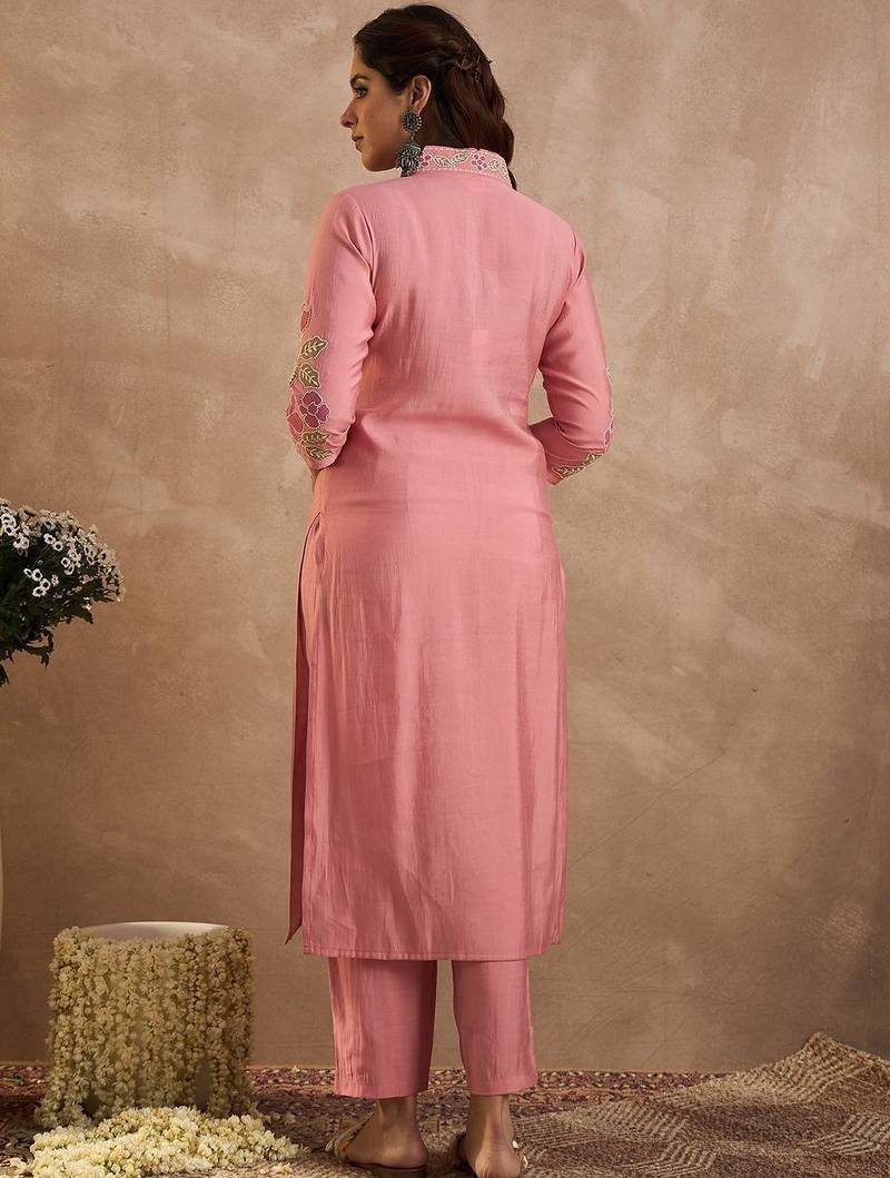 Women Floral Embroidered Kurta with Trousers