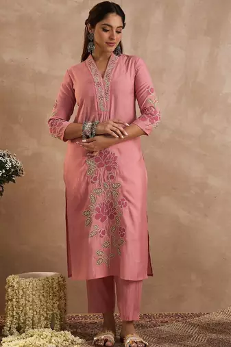 Women Floral Embroidered Kurta with Trousers